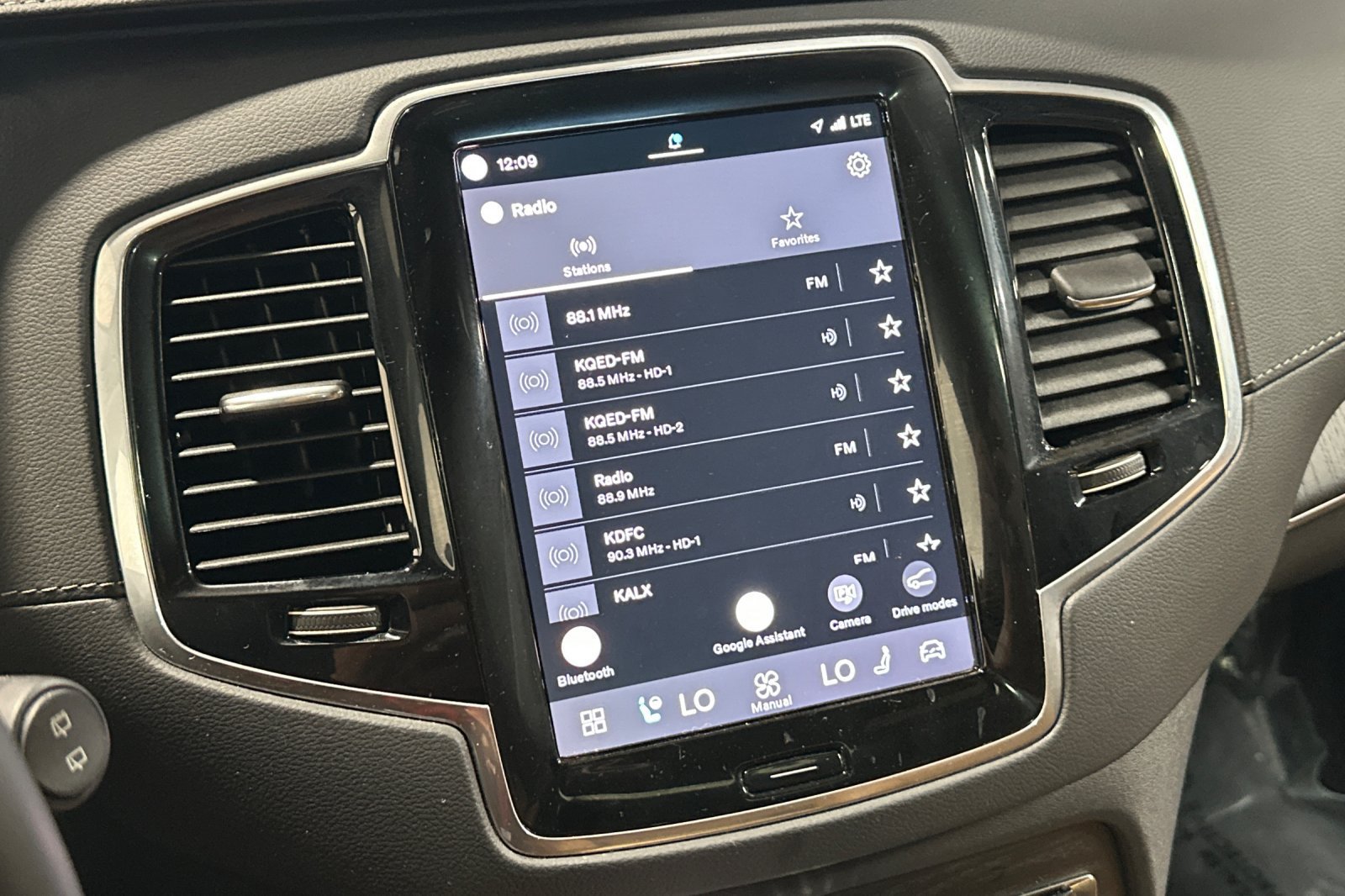 Certified 2025 Volvo XC90 T8 Ultra w/ Protection Package AWD/4WD image 21