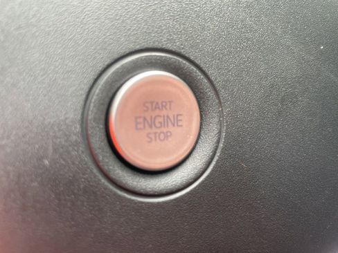 Used 2021 Volkswagen ID.4 Pro image 22