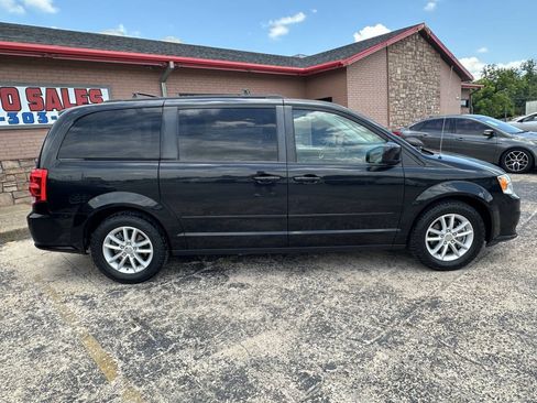 Used 2016 Dodge Grand Caravan SXT w/ Rear Park Assist Package FWD image 10