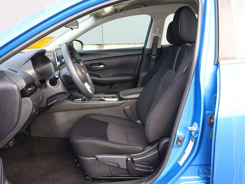 Used 2024 Nissan Sentra SV image 7