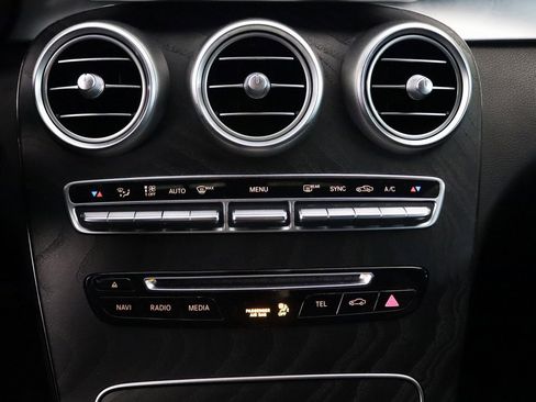 Used 2018 Mercedes-Benz GLC 300 4MATIC Coupe image 26