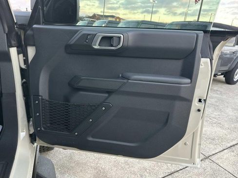 New 2025 Ford Bronco Badlands image 14
