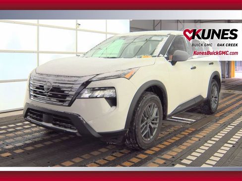 Used 2024 Nissan Rogue S image 10