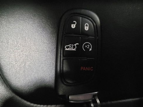 Used 2019 Jeep Cherokee Latitude Plus w/ Comfort/Convenience Group image 32