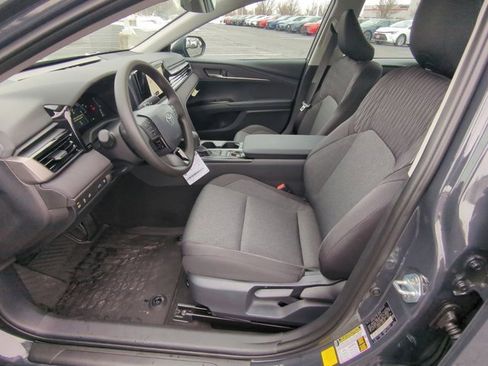 Used 2026 Toyota Camry LE image 8