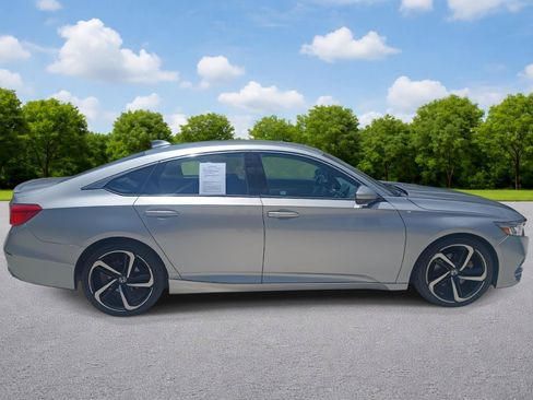 Used 2019 Honda Accord Sport image 8