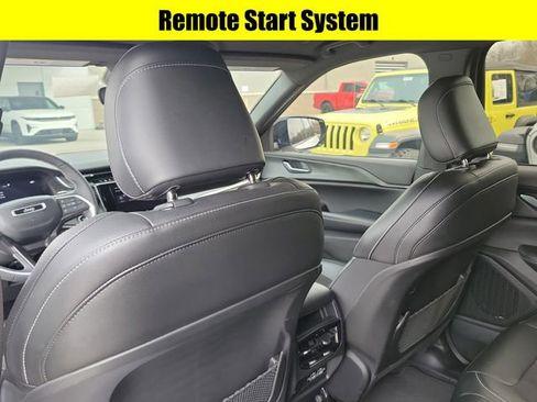 Used 2023 Jeep Grand Cherokee Altitude image 26