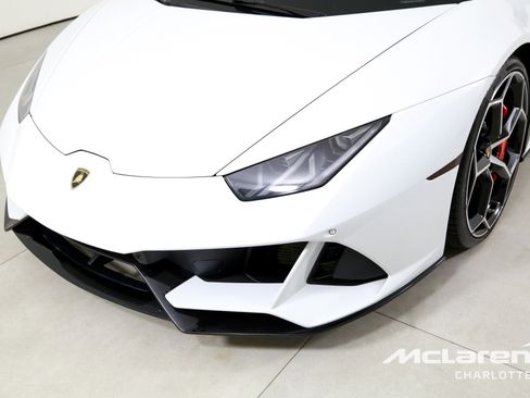 Used 2020 Lamborghini Huracan EVO image 31