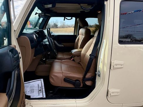 Used 2011 Jeep Wrangler Unlimited Sport image 12