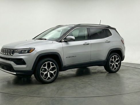 Used 2025 Jeep Compass Limited AWD/4WD image 3