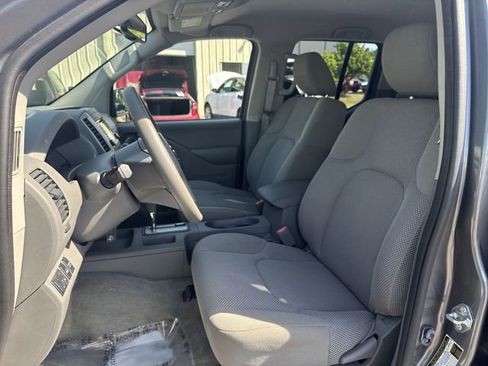 Used 2018 Nissan Frontier SV w/ Value Truck Package AWD/4WD image 15