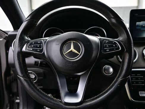 Used 2018 Mercedes-Benz GLA 250 image 24
