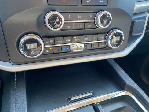 Used 2022 Ford Expedition XLT image 22