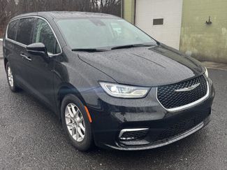 Used 2024 Chrysler Pacifica Touring-L video 1