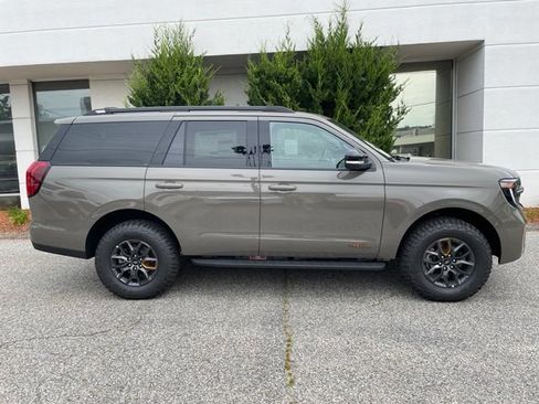 New 2027 Ford Expedition Tremor w/ Driver's Package AWD/4WD image 5