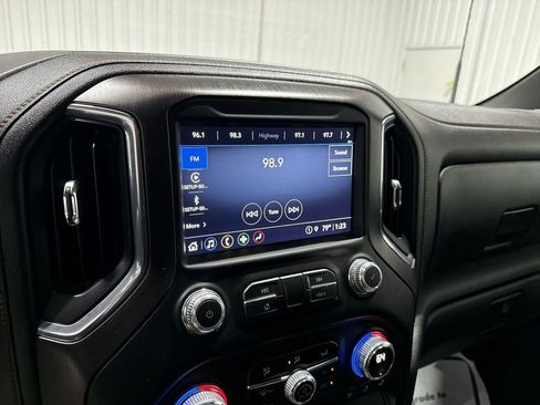 Used 2022 GMC Sierra 2500 AT4 image 13