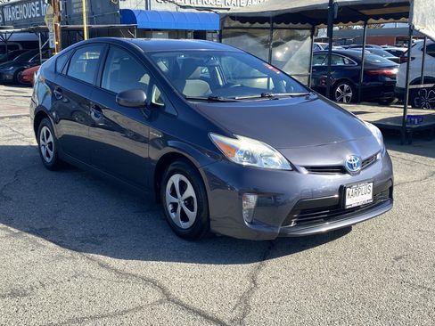 Used 2015 Toyota Prius Three image 4
