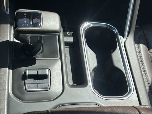 Used 2023 GMC Sierra 1500 Denali w/ Technology Package AWD/4WD image 16