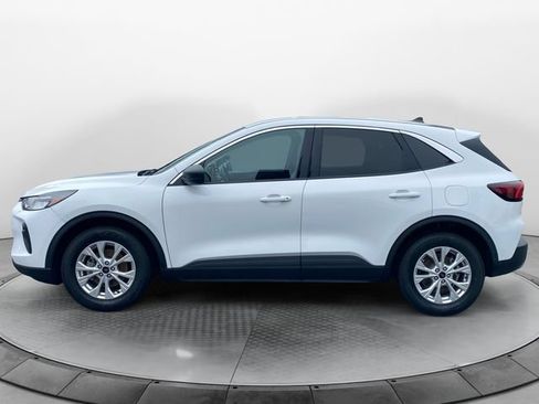 Used 2024 Ford Escape Active w/ Cold Weather Package FWD image 2