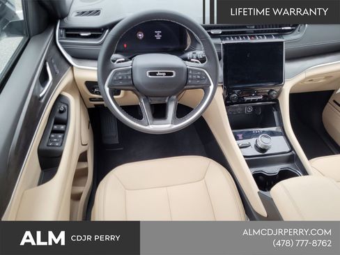 New 2025 Jeep Grand Cherokee L Limited image 7