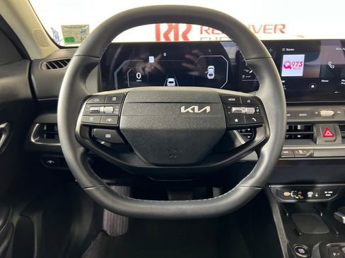 Used 2025 Kia K4 EX image 15