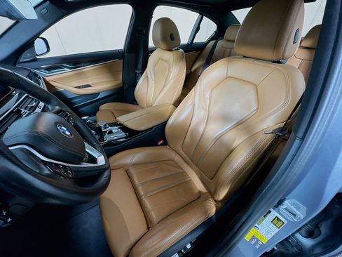 Used 2023 BMW 530e xDrive w/ Executive Package image 16