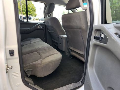 Used 2019 Nissan Frontier SV RWD image 8