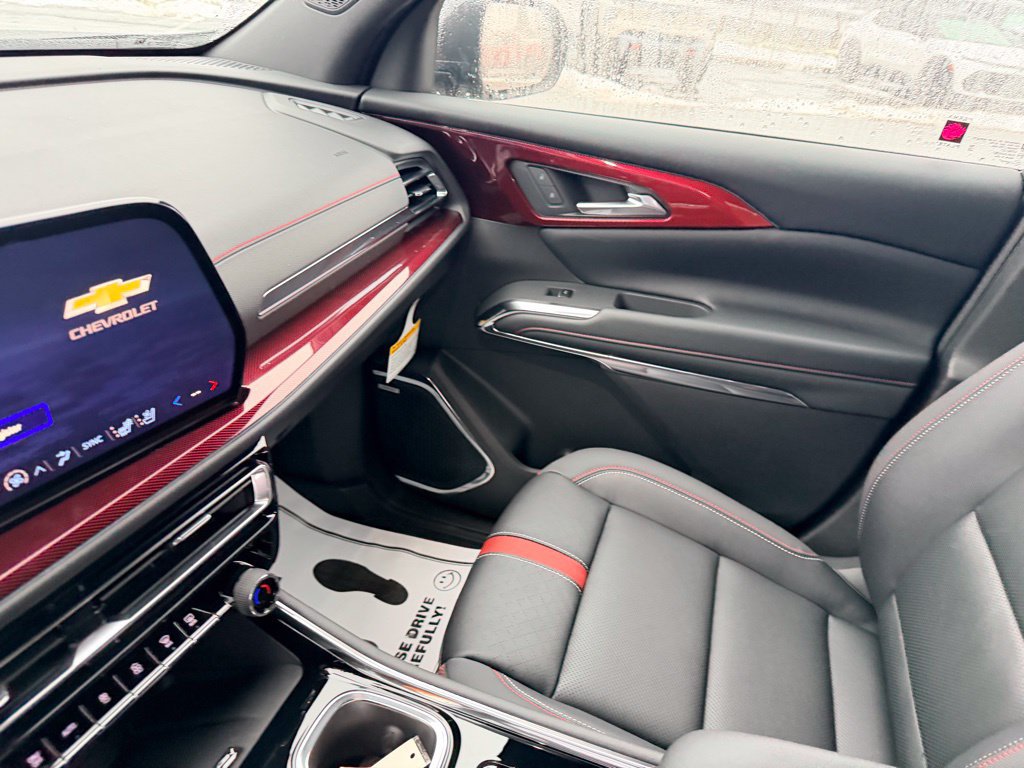 New 2026 Chevrolet Traverse RS w/ LPO, Floor Liner Package FWD image 30