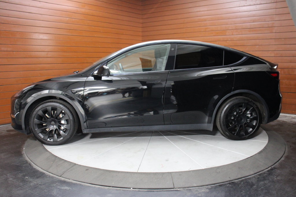 Used 2021 Tesla Model Y Long Range AWD/4WD image 12