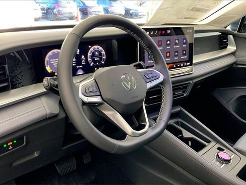 New 2026 Volkswagen Tiguan SE image 7