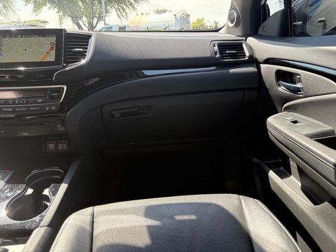 Used 2021 Honda Pilot Touring image 8