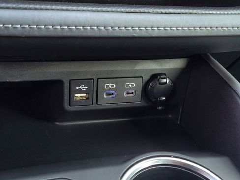 Used 2022 Toyota Highlander XLE image 22