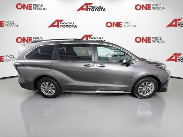 Certified 2024 Toyota Sienna XLE FWD image 9