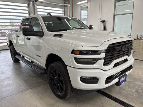 Certified 2025 RAM 2500 Big Horn AWD/4WD image 4