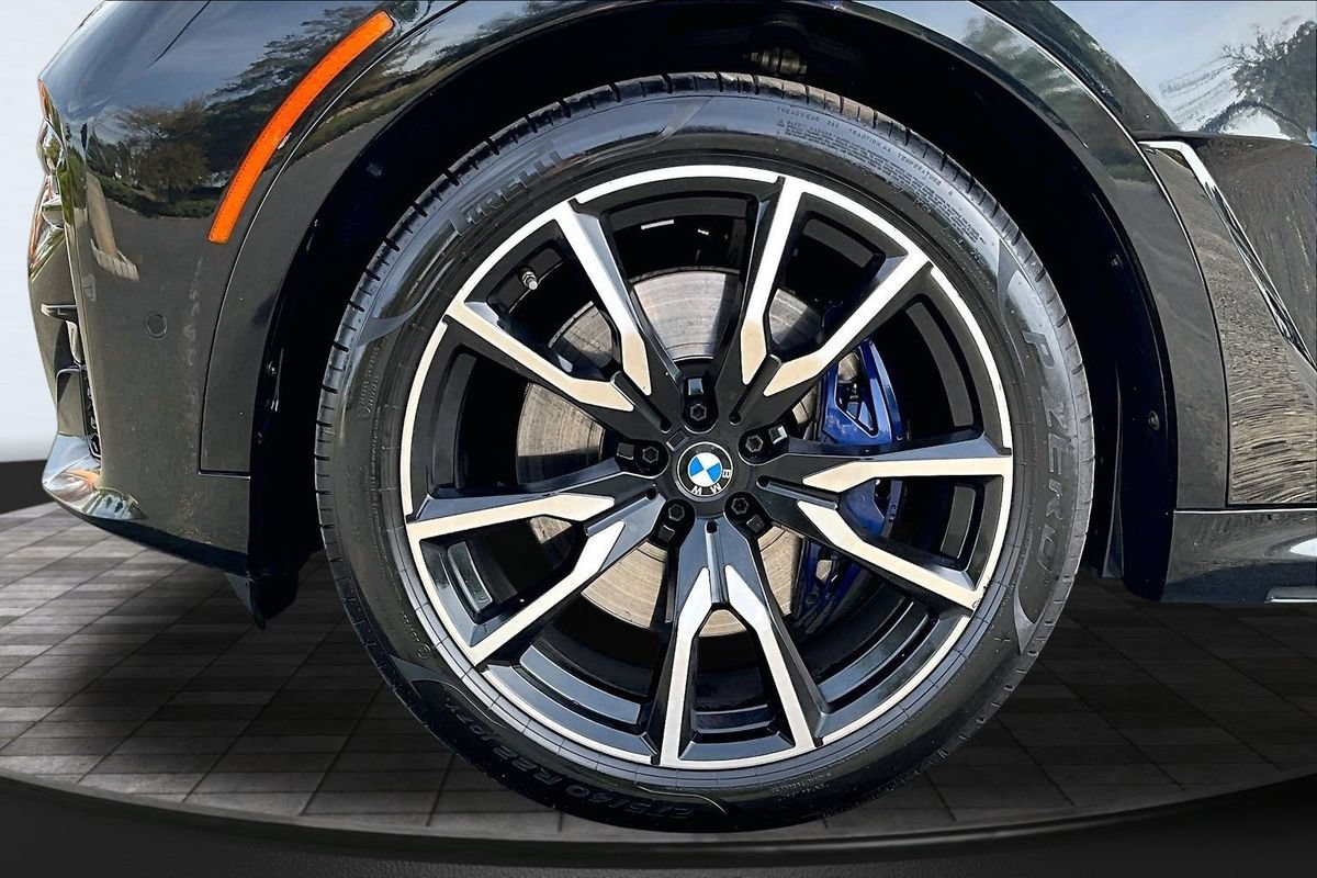 Used 2019 BMW X7 xDrive50i w/ M Sport Package AWD/4WD image 41