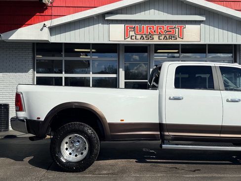 Used 2018 RAM 3500 Laramie w/ Convenience Group image 11
