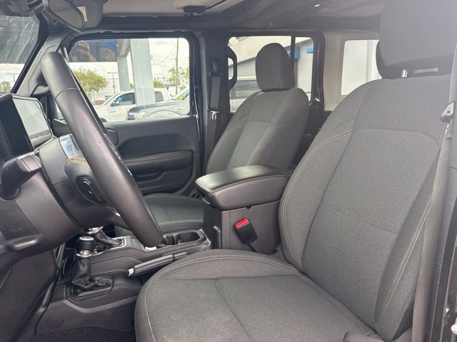 Used 2024 Jeep Wrangler Unlimited Sahara AWD/4WD image 8
