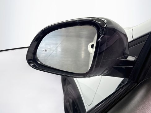 Used 2023 Chevrolet Bolt EUV LT w/ Convenience Package FWD image 16