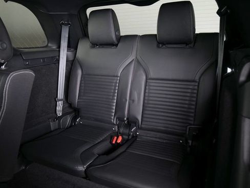 Used 2025 Land Rover Discovery Dynamic SE AWD/4WD image 22