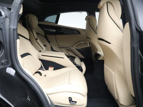 Certified 2024 Ferrari Purosangue AWD/4WD image 23