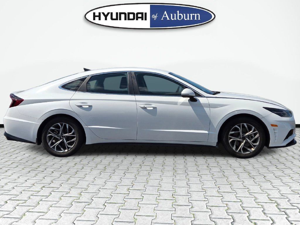 Certified 2023 Hyundai Sonata SEL w/ Preferred Accessory Package FWD image 4