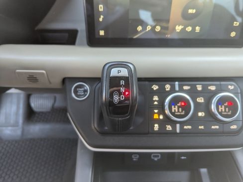 Used 2020 Land Rover Defender 110 HSE image 23