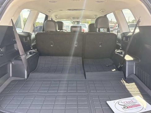 Used 2025 Kia Telluride LX FWD image 17