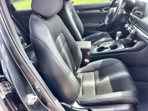 Used 2025 Honda Civic Sport image 12