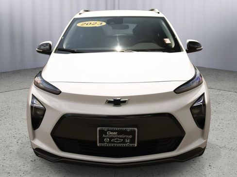 Used 2023 Chevrolet Bolt EUV LT w/ Comfort Package FWD image 18