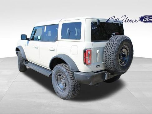 New 2025 Ford Bronco Outer Banks w/ Sasquatch Package image 4