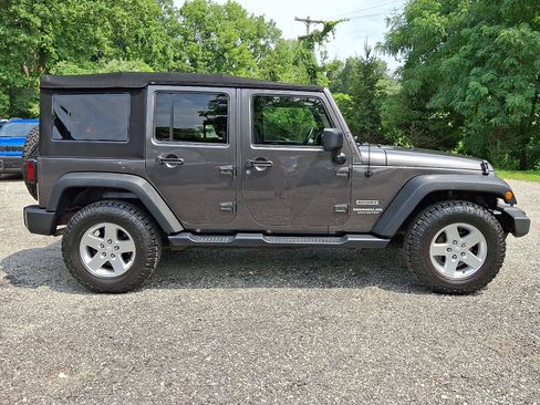 Used 2014 Jeep Wrangler Unlimited Sport w/ Quick Order Package 24S AWD/4WD image 7