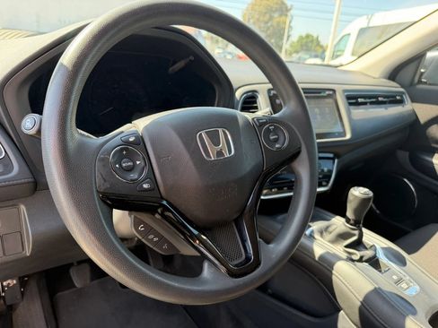 Used 2016 Honda HR-V EX image 11