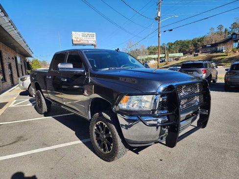 Used 2017 RAM 2500 SLT image 8