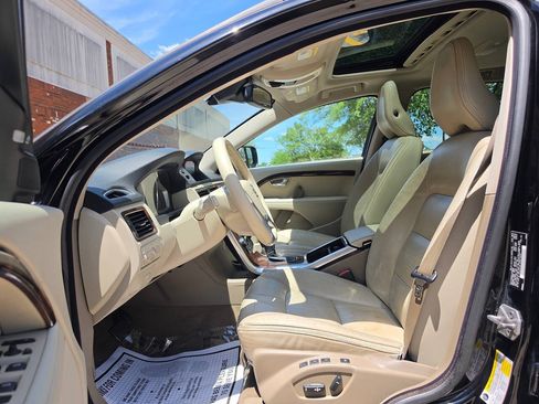 Used 2014 Volvo XC70 3.2 FWD image 9